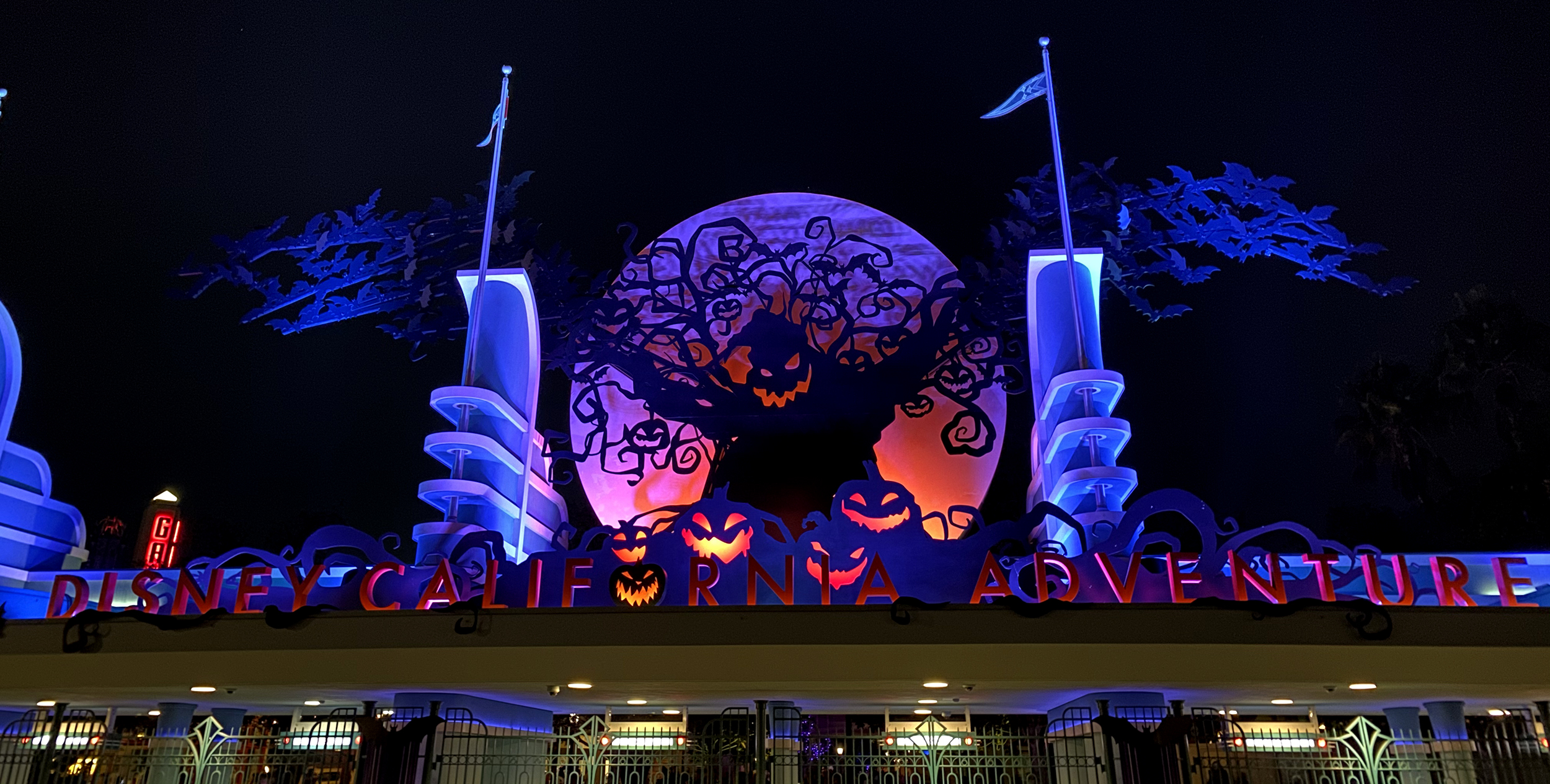 Review Oogie Boogie Bash Disneyland Resort 19